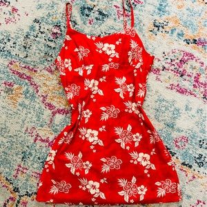 Wild fable red and crème Hawaiian print w/ open cut back